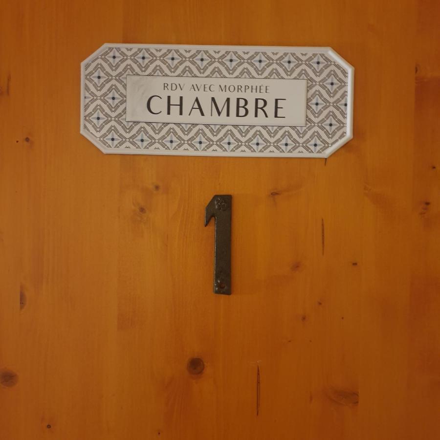 Bed and Breakfast 4 Safraniers Sillans-la-Cascade Zimmer foto